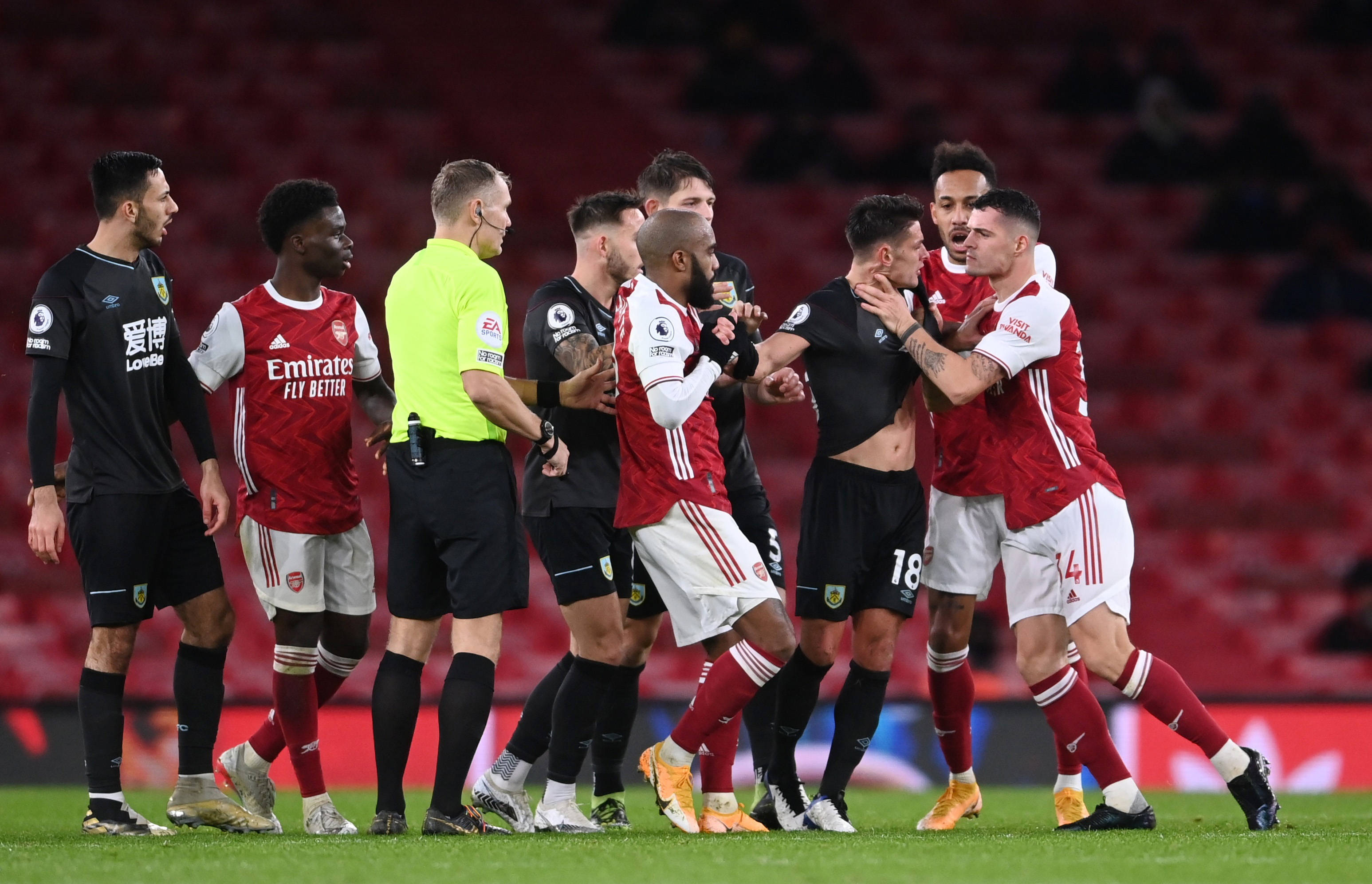 斯梅恩在足 斯梅恩在足